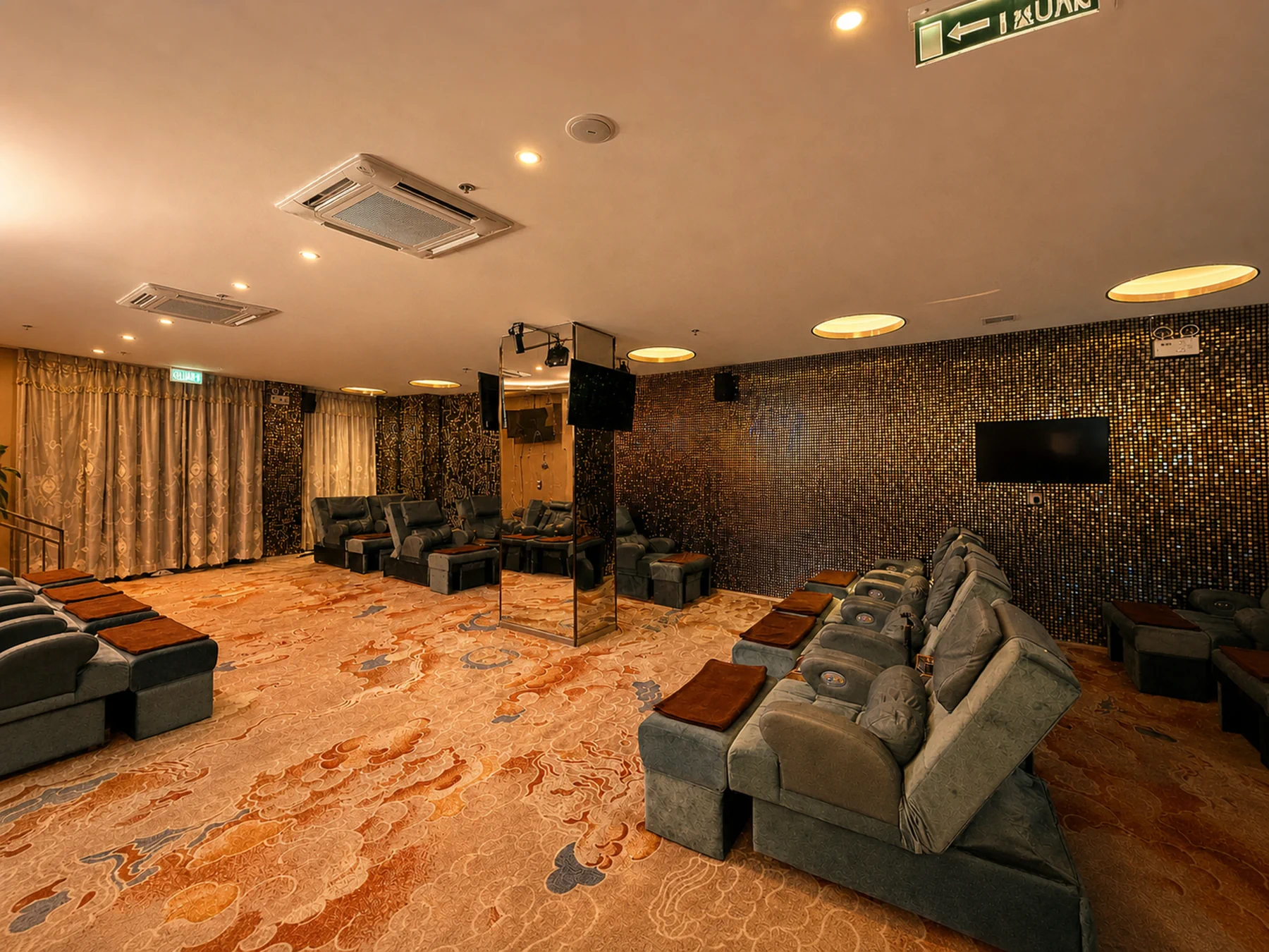 Golden Phoenix Sauna Rest Lounge Overview